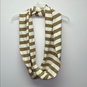 🍯NY&C🍯 Gold and Ivory striped infinity scarf